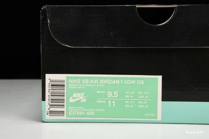 Jordan CJ7891 400 Low Midnight Navy SB 1 1122